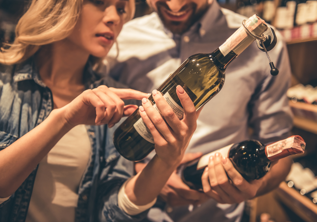 Aprende a elegir tu vino ideal con esta guía paso a paso. Descubre consejos de cata, maridaje y los mejores viñedos de Querétaro.