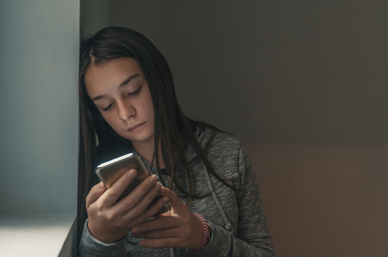 Ansiedad, depresión y prohibición de celulares. Analizamos el impacto de las redes sociales en las aulas de Querétaro, los detalles de la nueva Ley Kuri y cómo elegir una escuela que proteja a tus hijos. Guía VSD! incluida.