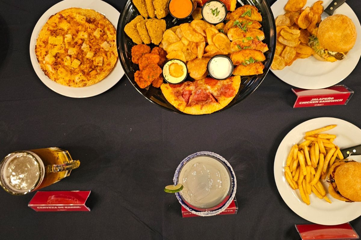 Boston’s Pizza conquista Querétaro con pizzas y sports bar