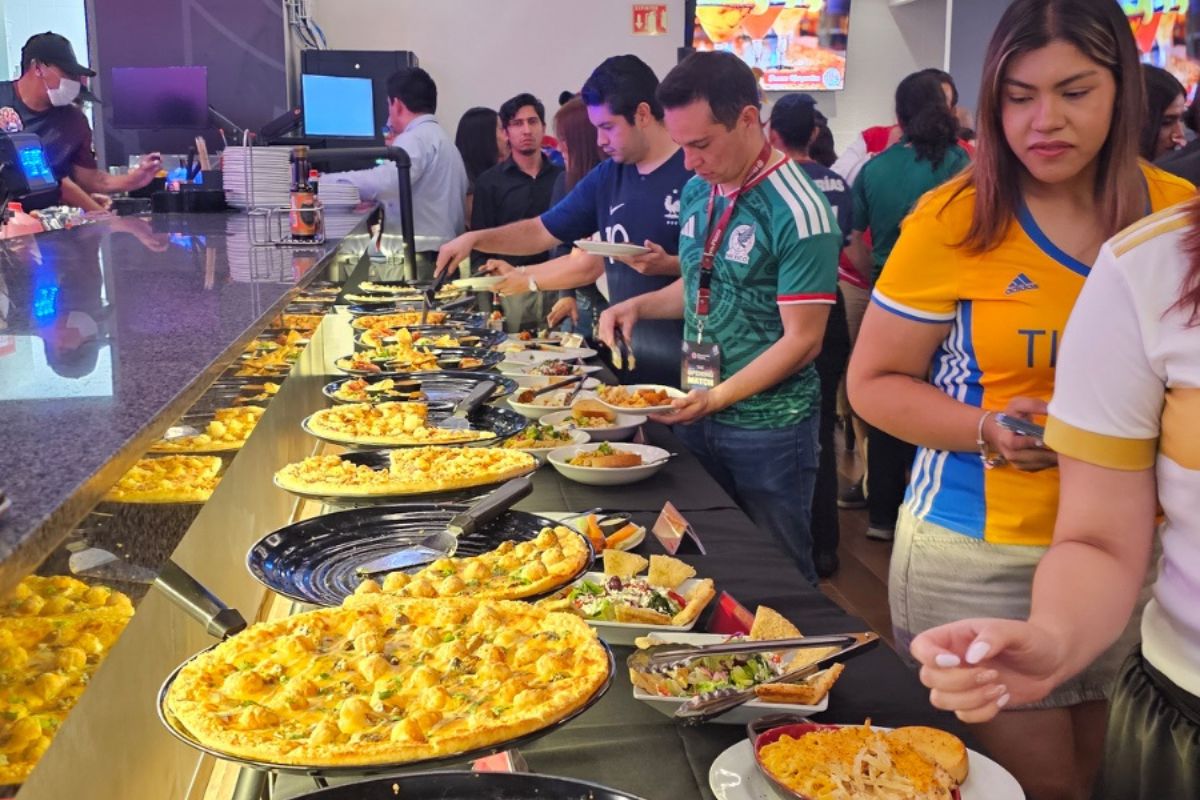 Boston’s Pizza conquista Querétaro con pizzas y sports bar